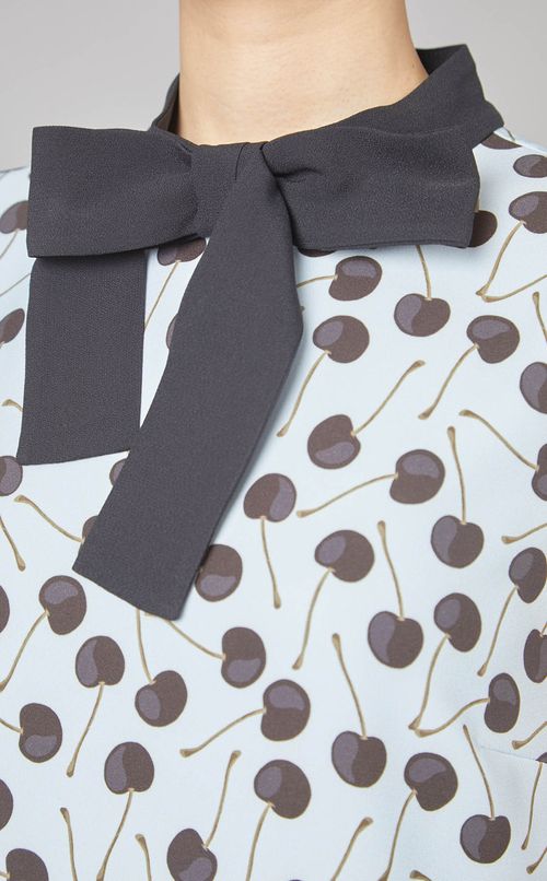 チェリープリントボウタイドレス