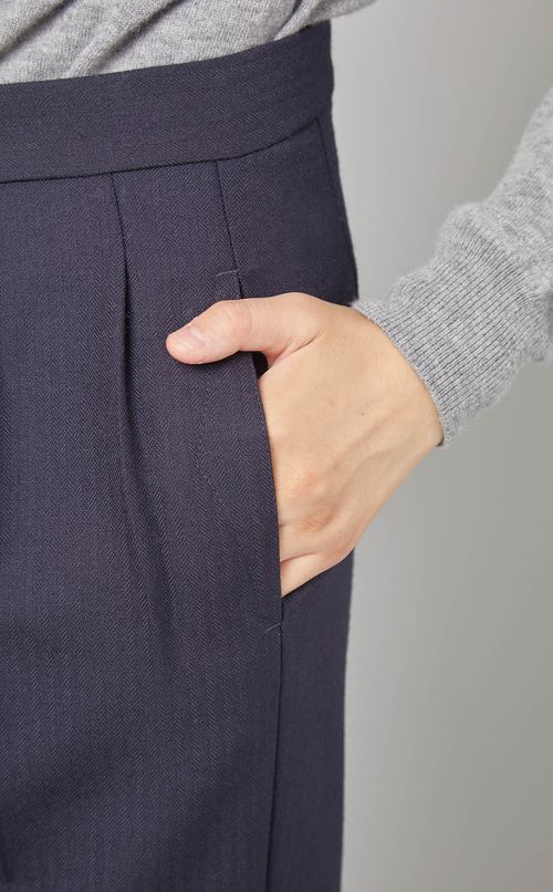 バックベルトストレートパンツ