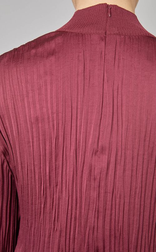 プリーツデザインブラウス