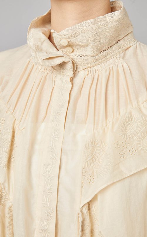 エンブロイダリーフリルハイネックシャツ
