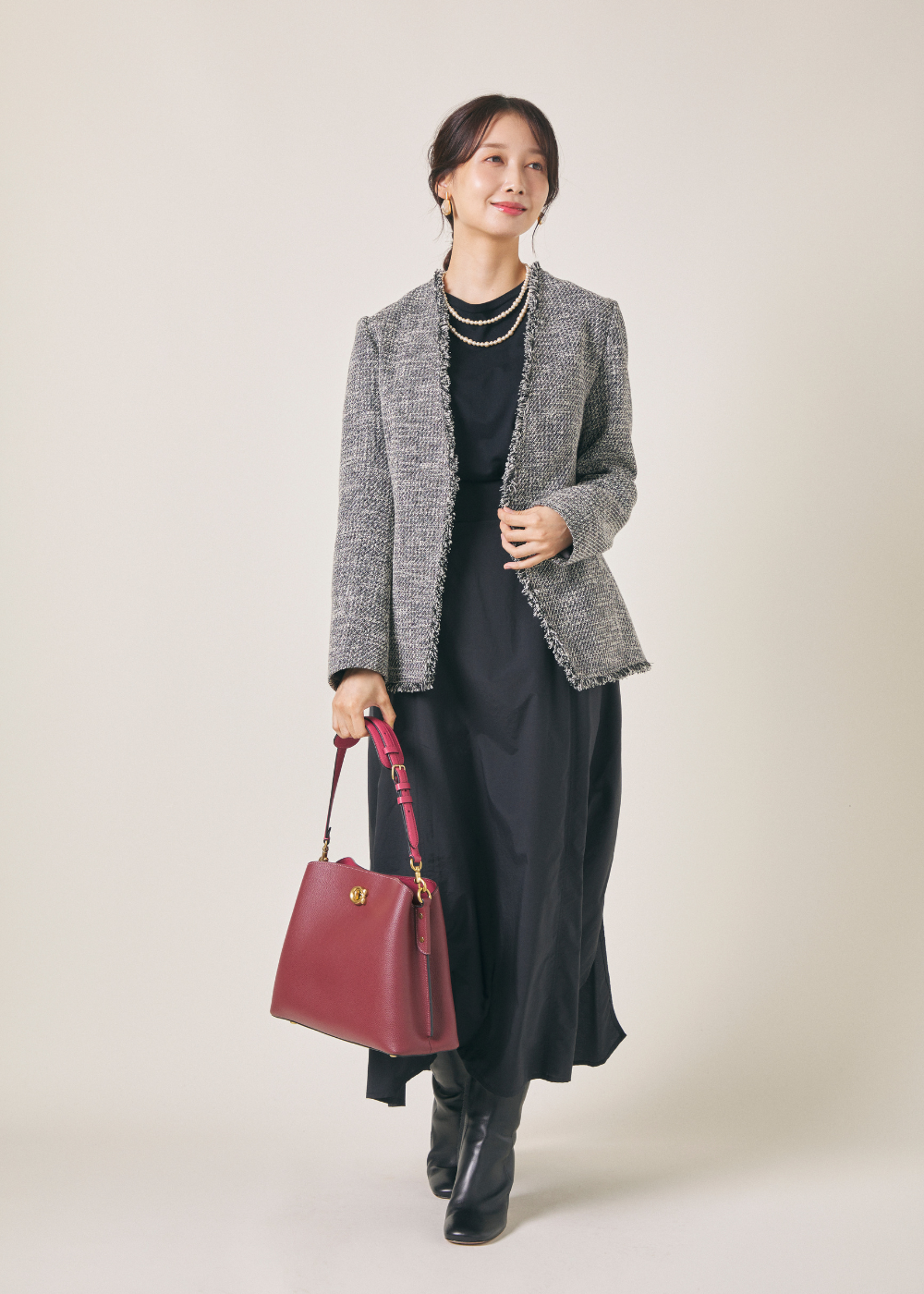 グレーツイードジャケット×ワンピースのセレモニーコーデ