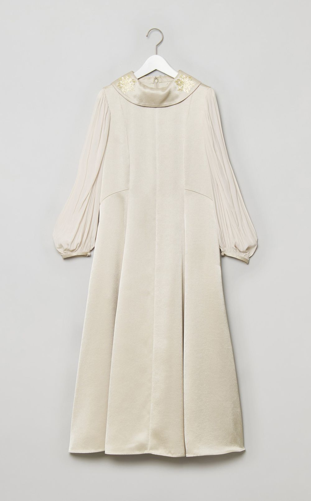 金駒刺繍ワンピース