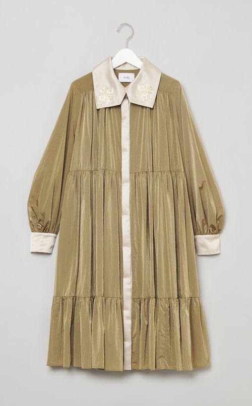 金駒刺繍ギャザーフレアワンピース