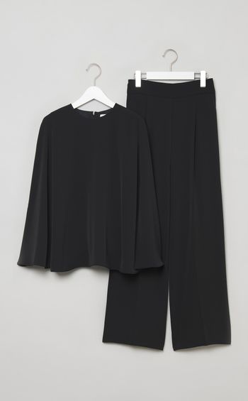 ケープパンツセットアップ