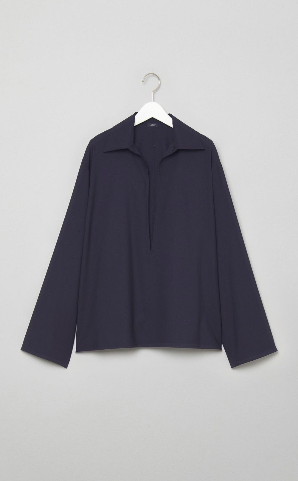 ウールトロスキッパー深Vネックシャツ