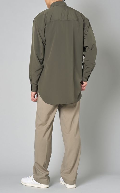 ハーフジップレギュラーカラーシャツ