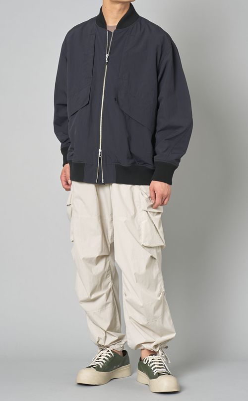 ナイロンタフタジップブルゾン
