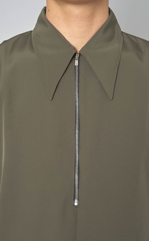 ハーフジップレギュラーカラーシャツ