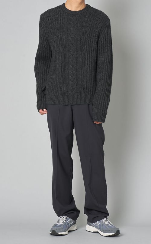 クラシックケーブルニット