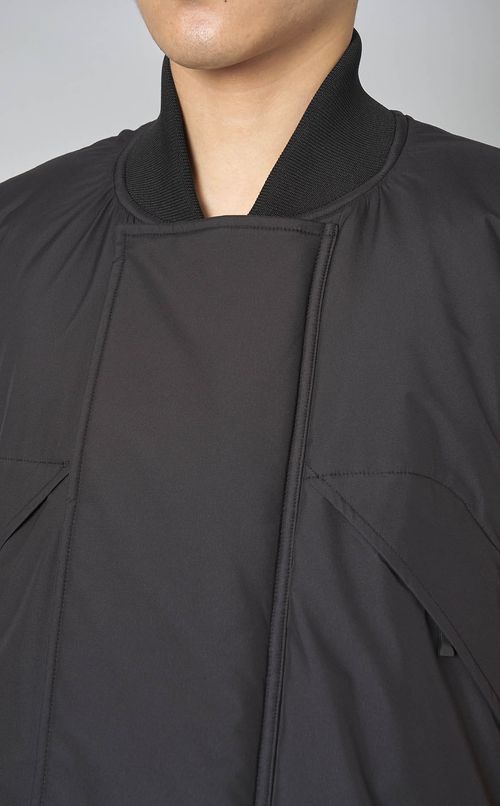 ゴアテックスプリマロフトベスト