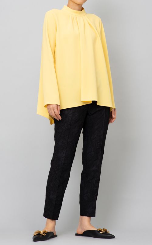 スタンドカラーフレアブラウス