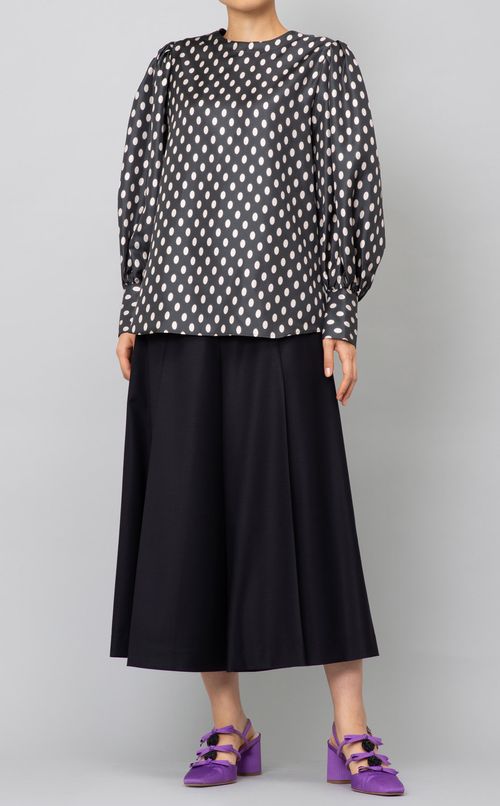 ボウタイ付ドットブラウス