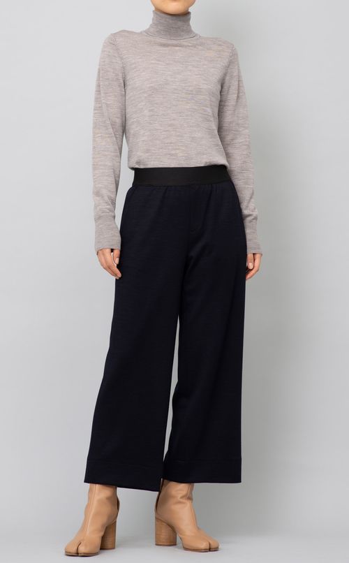 ストレッチストレートパンツ