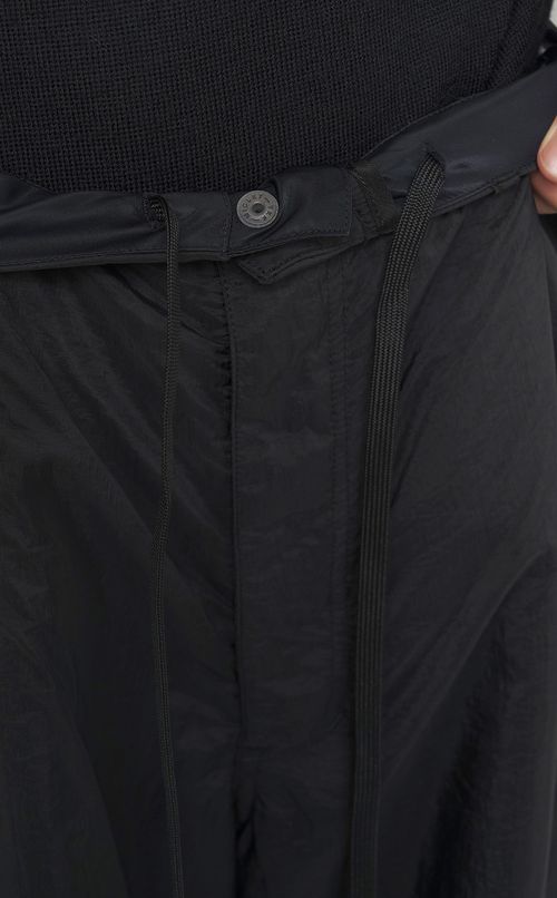 ナイロンパラシュートパンツ