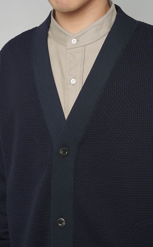 Vネックカーディガン