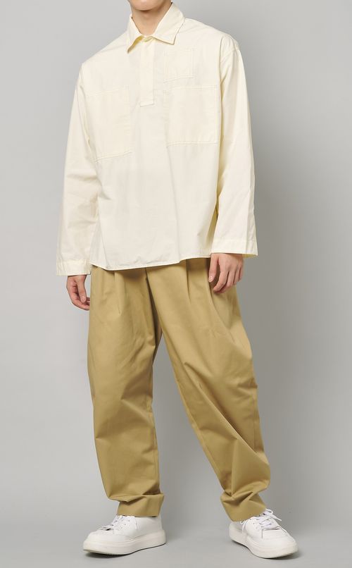 プルオーバーシャツ