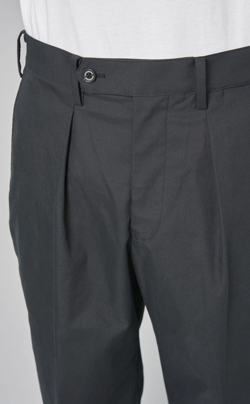 ピーチスキントラウザー