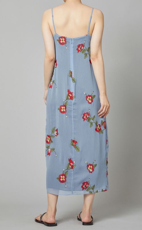 フラワーエンブロイダリーワンピース