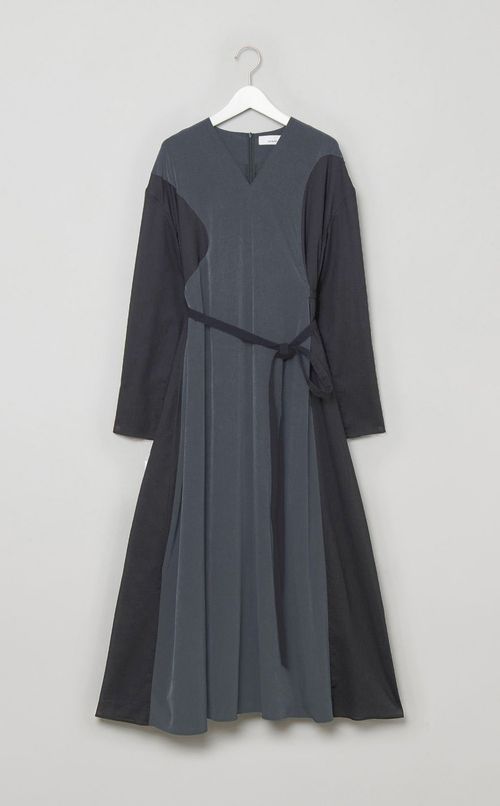 Vネックバイカラーベルテッドワンピース