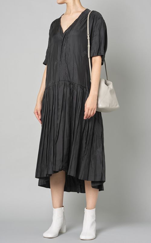 Vネックライナーファブリックワンピース