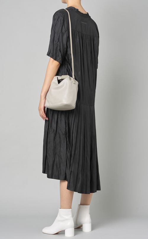 Vネックライナーファブリックワンピース