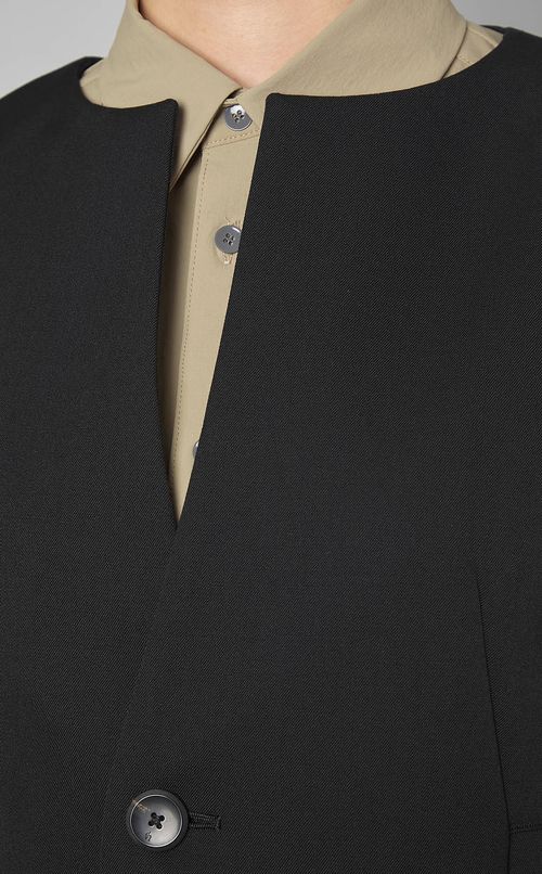 ノーカラーダブルポケットベスト