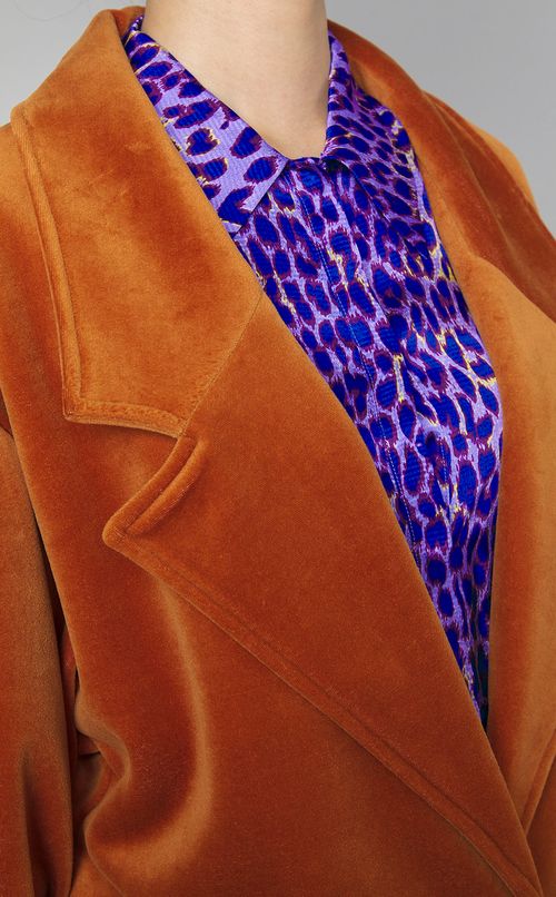 ベルベットタッチライトテーラードコート