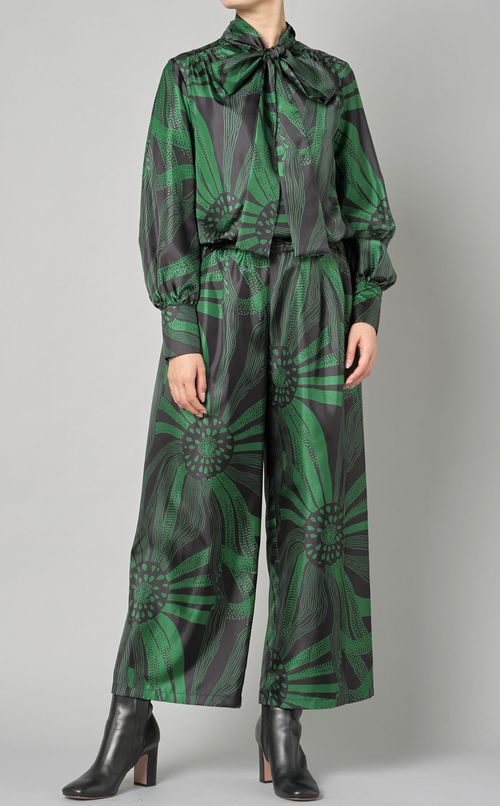 フラワープリントワイドイージーパンツ