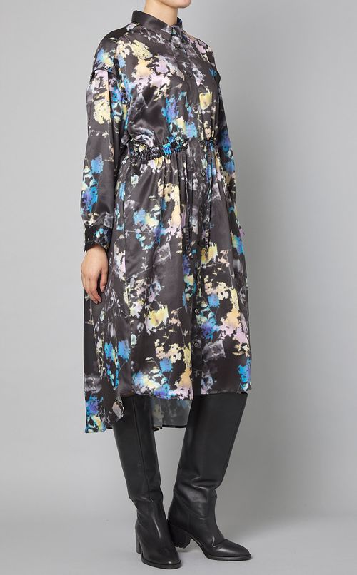 フラワープリントショルダーボタンドレス