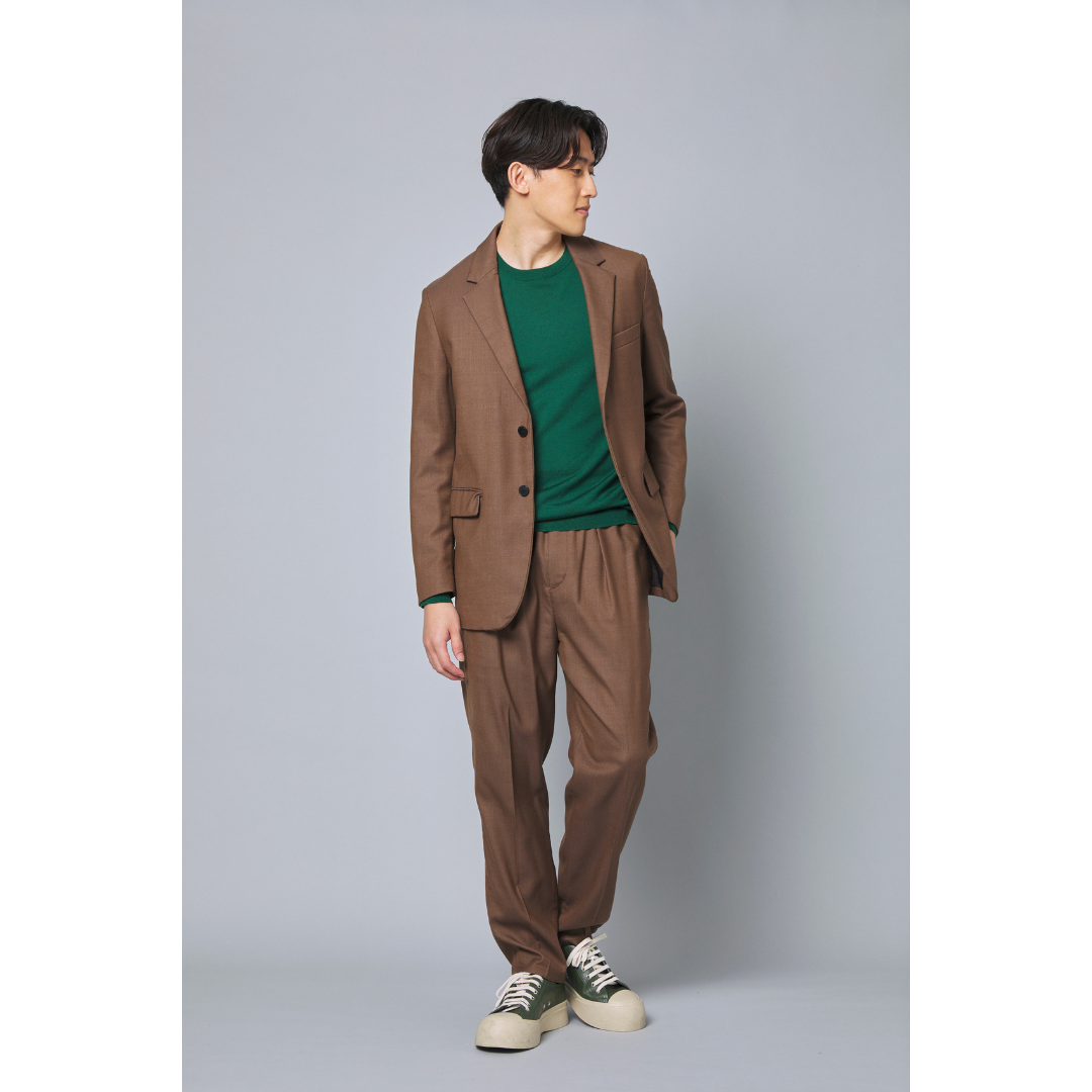 ブラウンセットアップを使用したの秋のきれいめカジュアル