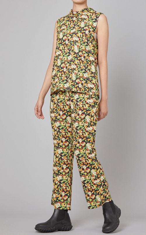 フラワープリントノースリーブブラウス