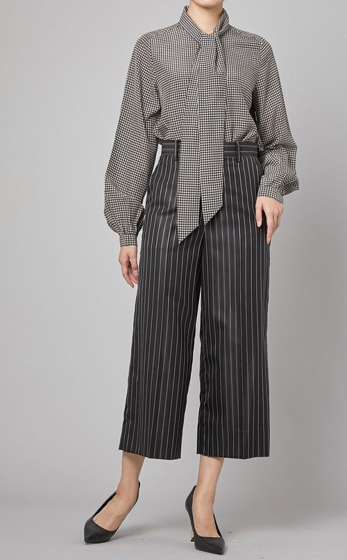 プリントボウタイブラウス