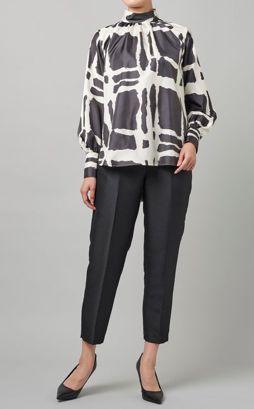 チェックプリントハイネックブラウス