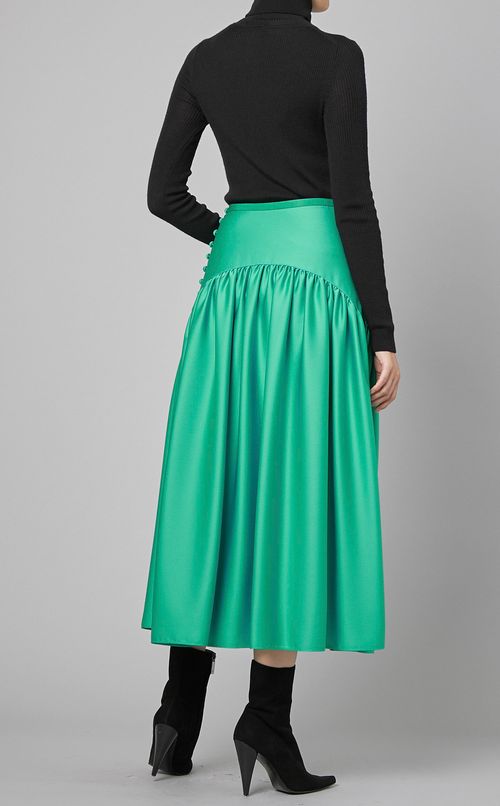 くるみボタンサテンフレアスカート