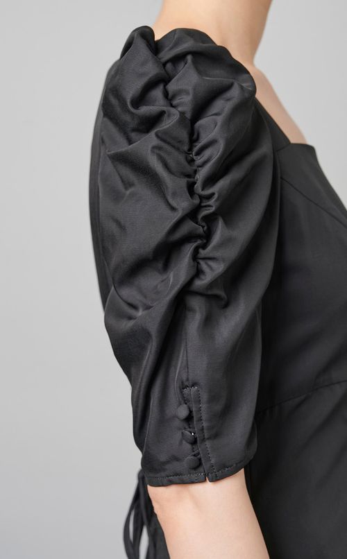 ギャザータイトワンピース