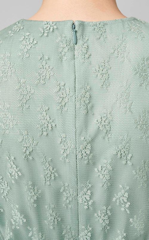 チュールレースワンピース