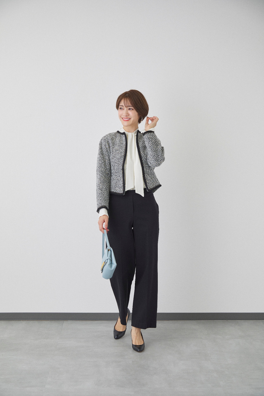 11月の服装としておすすめのブラウス×ツイードジャケット×パンツのコーディネート。