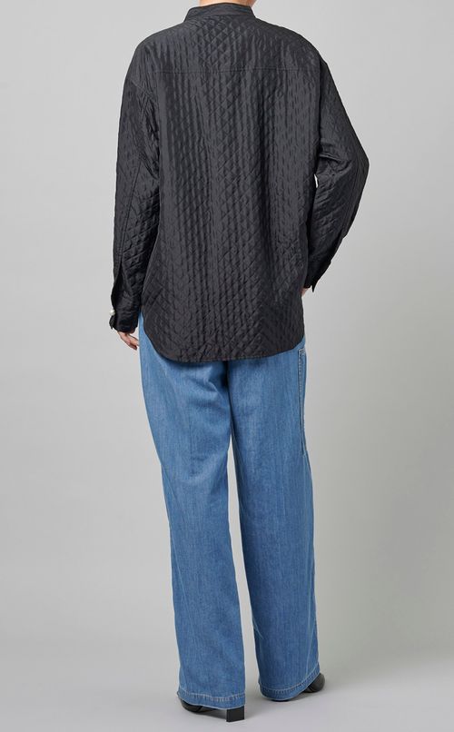 パールボタンキルティングブラウス