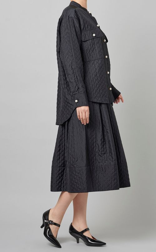 パールボタンキルティングブラウス