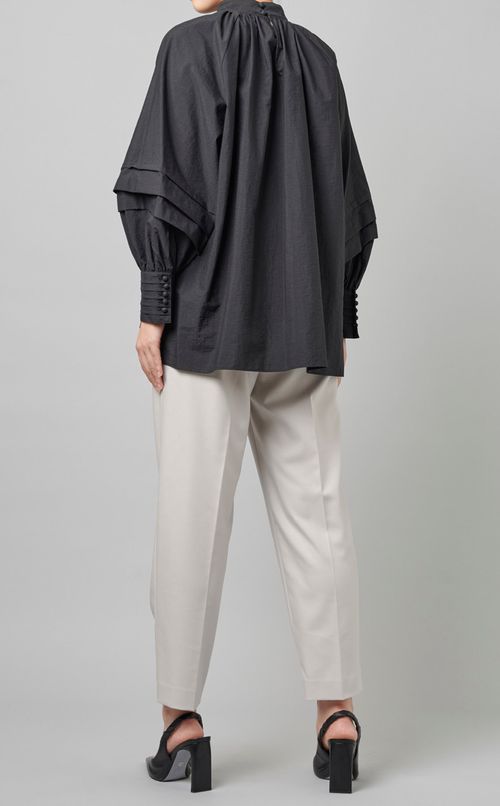 スタンドカラーギャザーブラウス