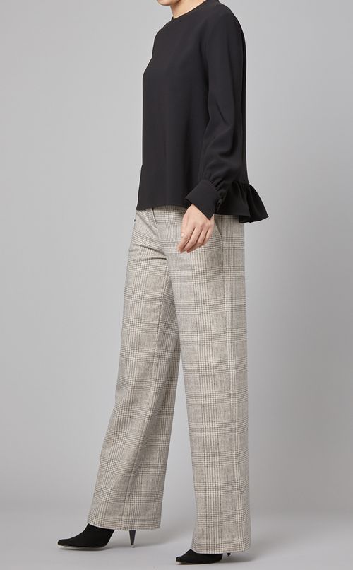 バックスタイルペプラムブラウス