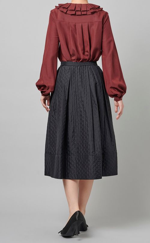 プリーツカラーブラウス