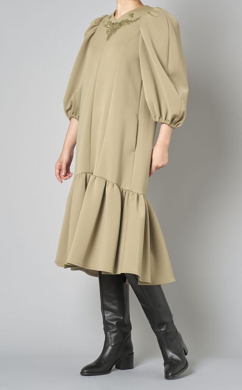 Vネックニットバルーンワンピース