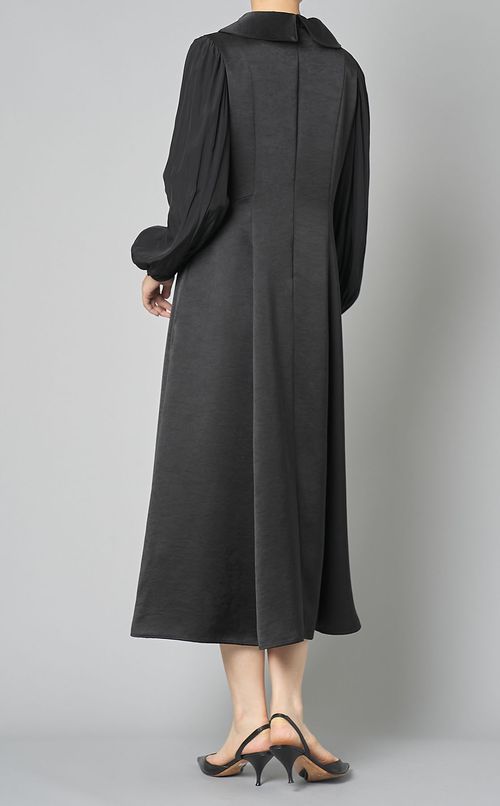 金駒刺繍ワンピース