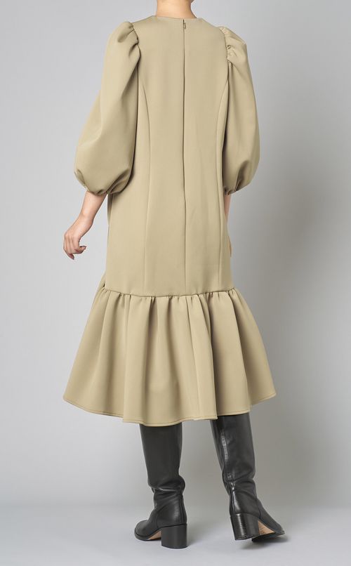 Vネックニットバルーンワンピース