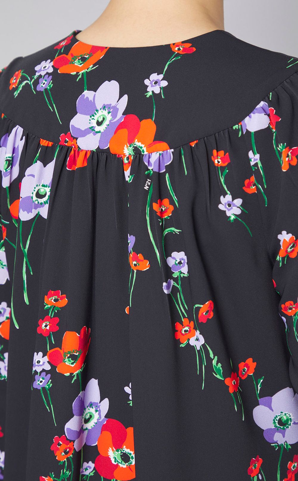 フラワープリントキーネックワンピース