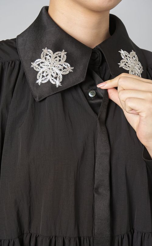 金駒刺繍ギャザーフレアワンピース