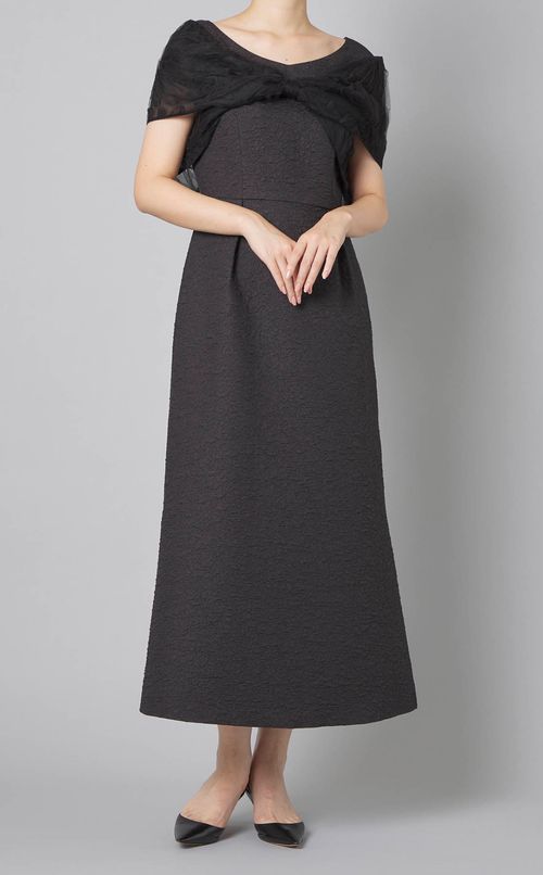 ケープ付ドレス