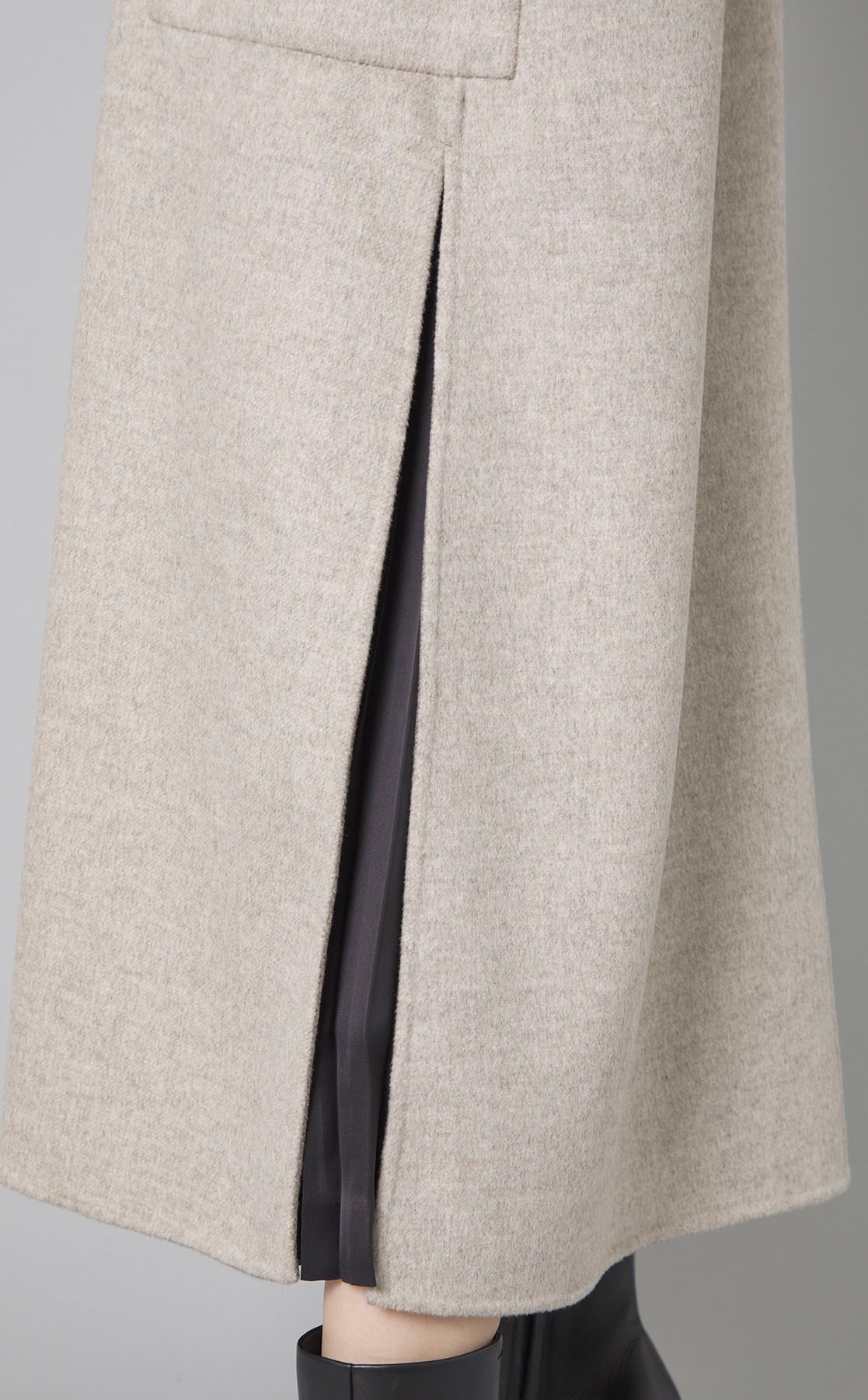 ADORE 2024 バイカラーボンディングコート　黒　ベージュ セール】 ◇バイカラーボンディングコート （アウター）｜ADORE