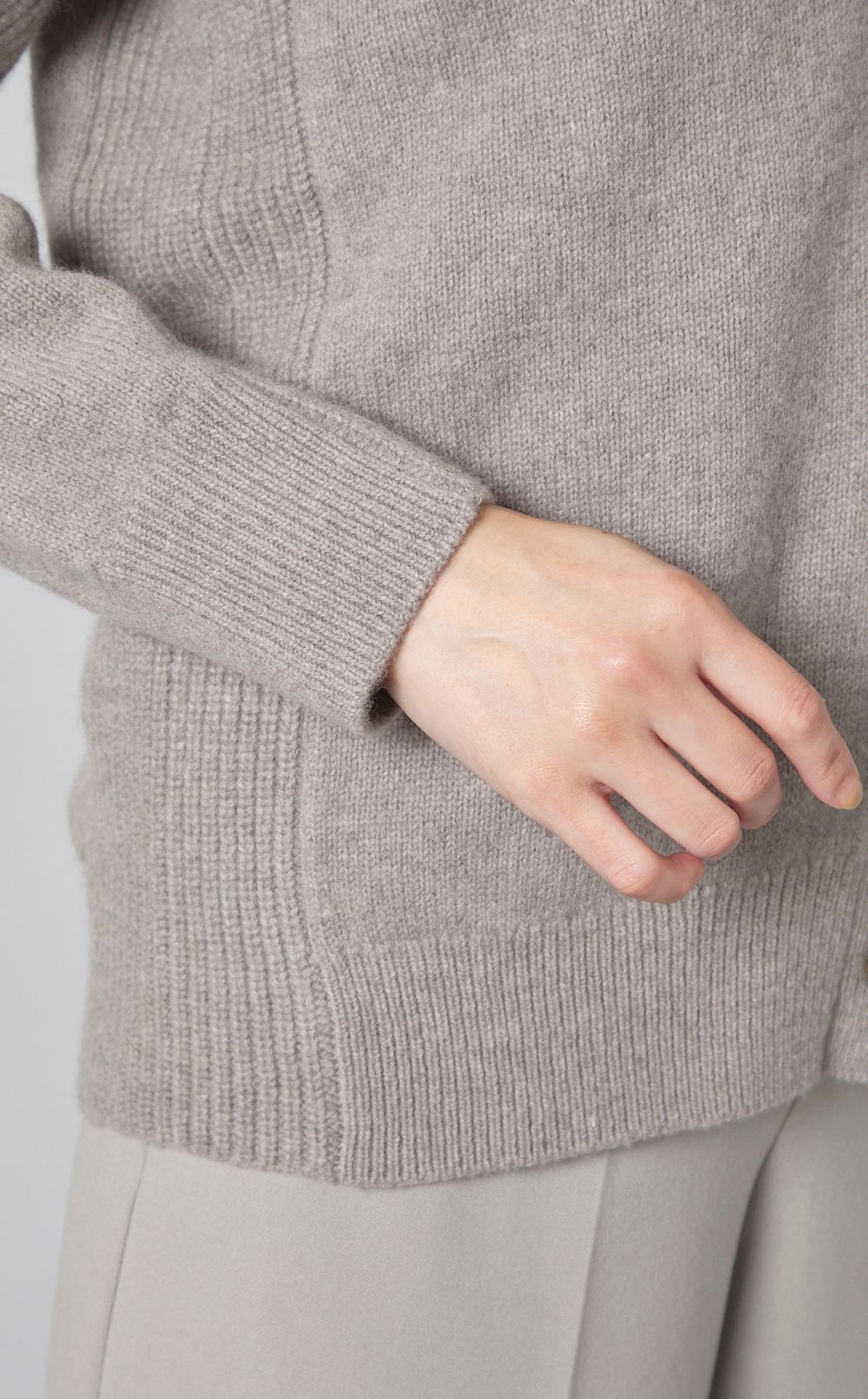 ウールコットンVネックカーディガン